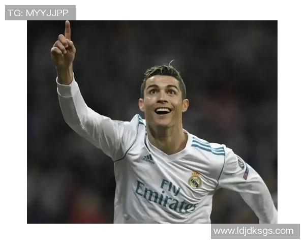 足球巨星C罗与武侠传奇成龙相遇的精彩瞬间与友谊故事